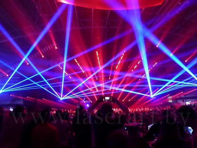Красно-синие лазеры фестиваля TRANSVISSION-2013